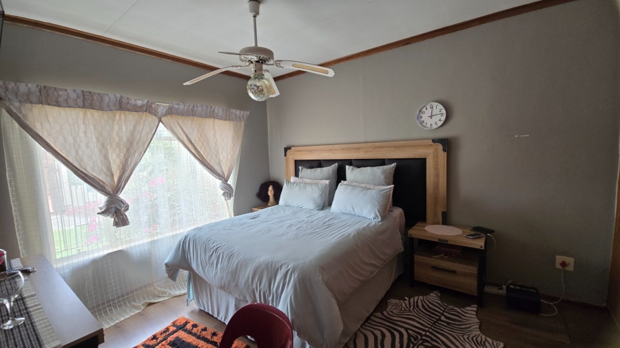 2 Bedroom Property for Sale in Langenhovenpark Free State